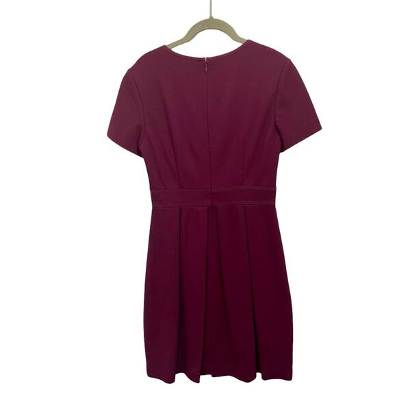 Trina Turk Fit & Flare Women's Dress Wine Pleated Short Cap Sleeve Zip Back 6/8 - Picture 2 of 11